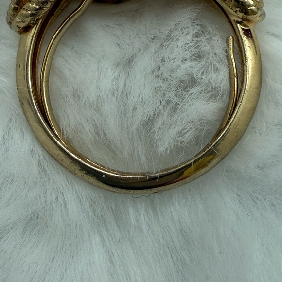 Avon Gold Ring with Floral Design and Opal Stones - Picture 9 of 10